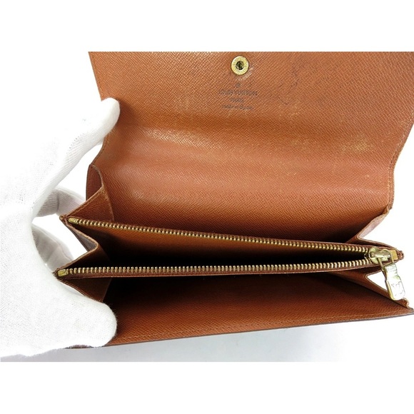 Louis Vuitton Textured Brown Leather Detail - Picture 14 of 16